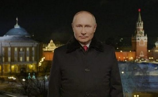 Виноват туалет: политолог объяснил странный вид Путина во время новогоднего обращения